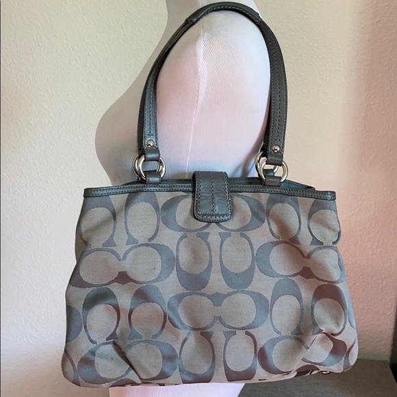 Gray signature Coach handbag - Picture 6 of 8